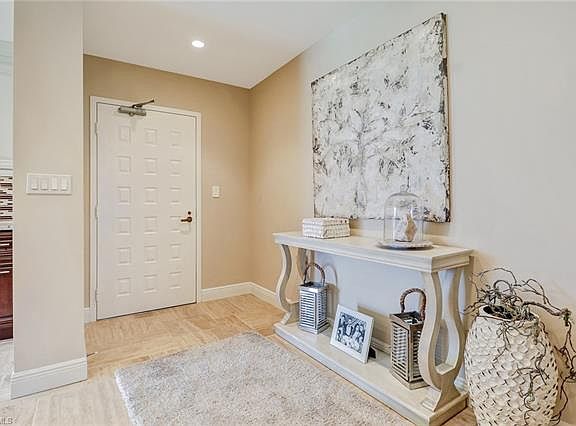 4th image of 961 Collier Ct APT 310