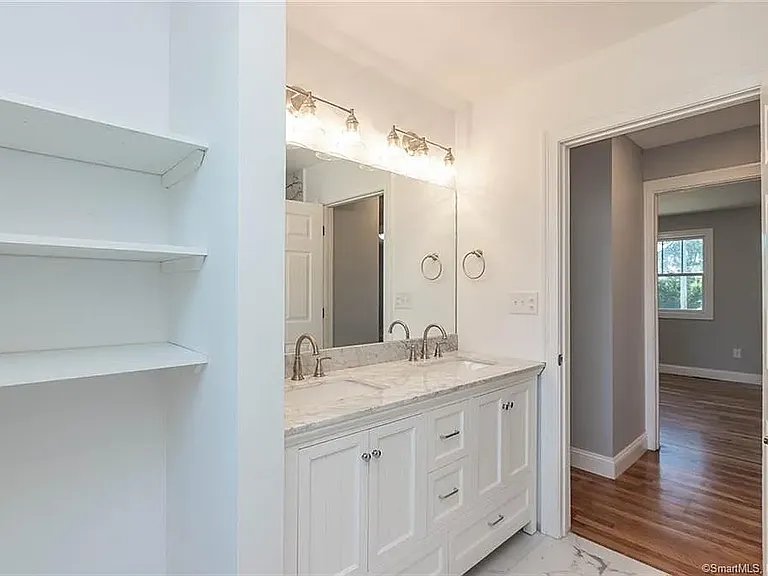 135 York St #135 — Photo 7