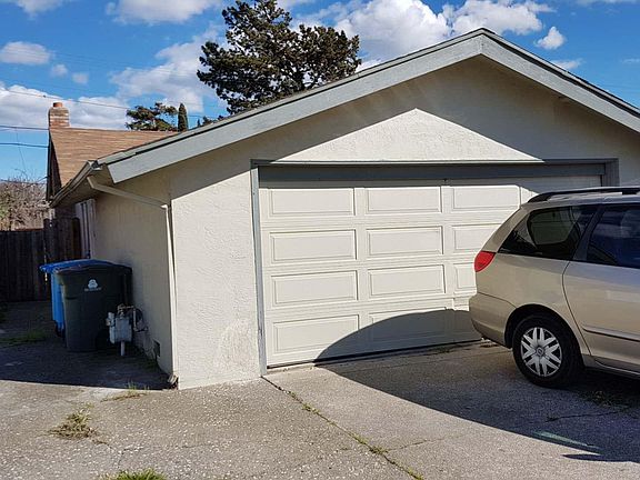 2nd image of 1310 Elliott Dr