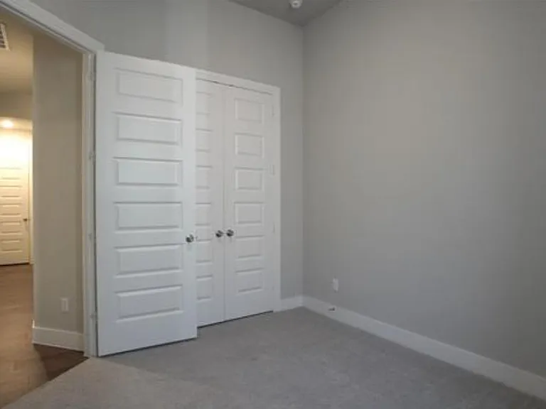 1833 Purtis Creek Dr — Photo 16