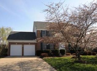 6047 Kathmoor Dr, Alexandria, VA 22310