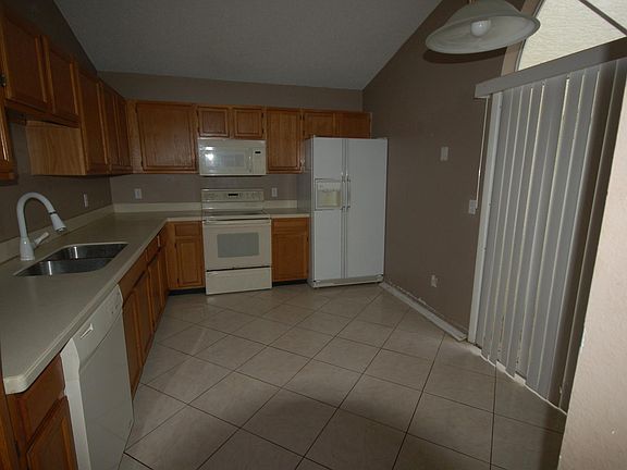 4th image of 2656 Attleboro Pl