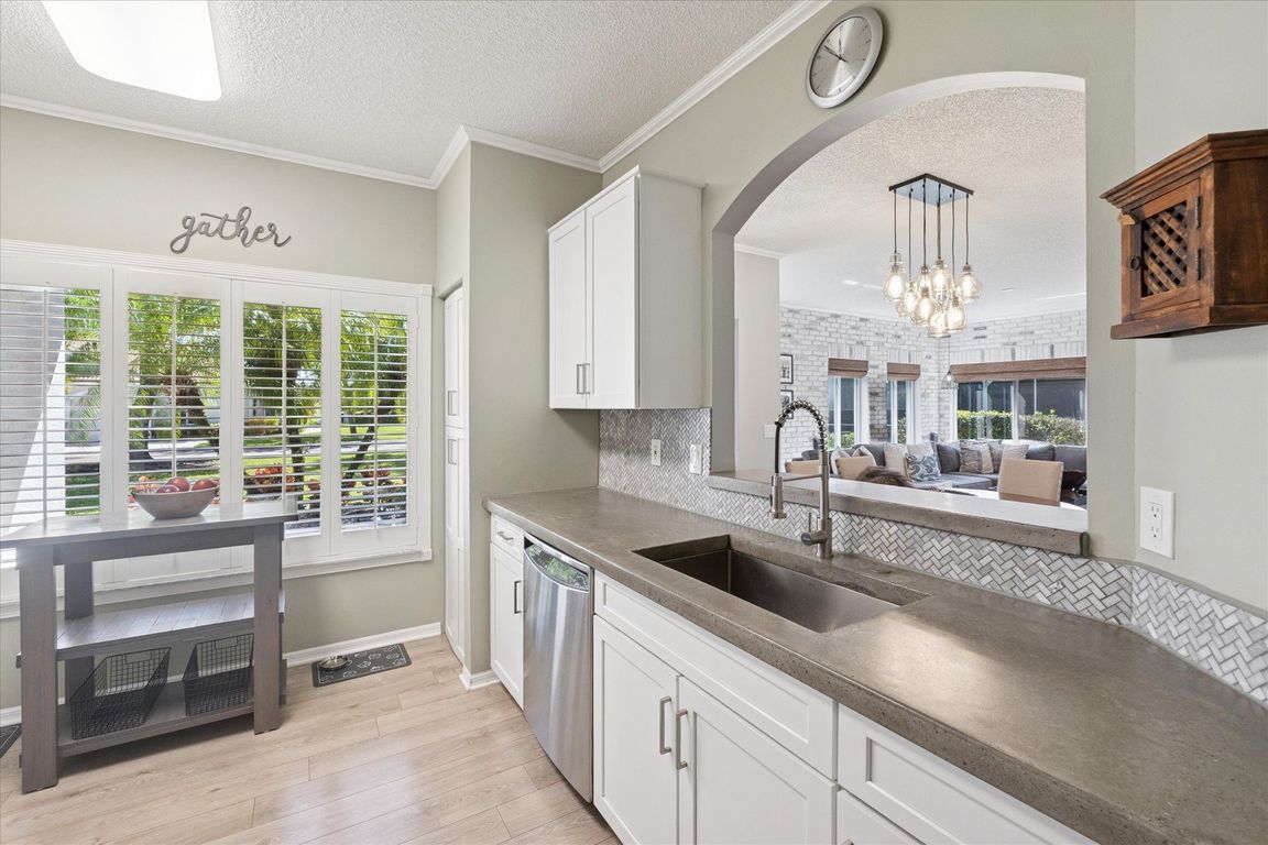 next background image