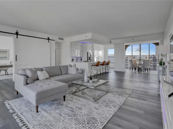 7564 Regency Lake Dr #Penthouse 802, Boca Raton, FL 33433