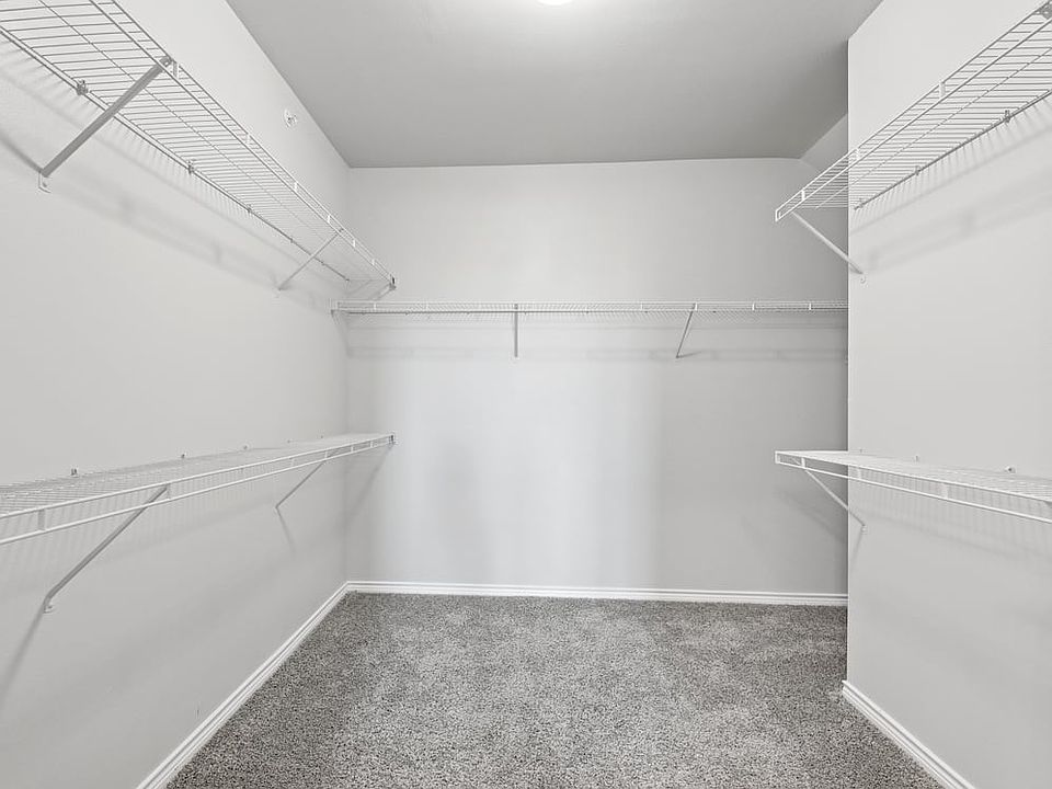 Walk-in closet