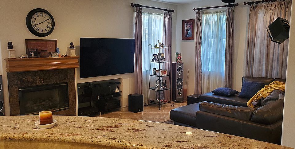 2nd image of 2983 Fuentes Ln Unit E