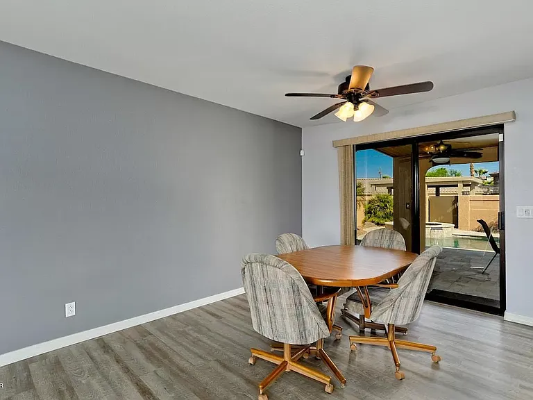 2557 Sunkentree Dr — Photo 9