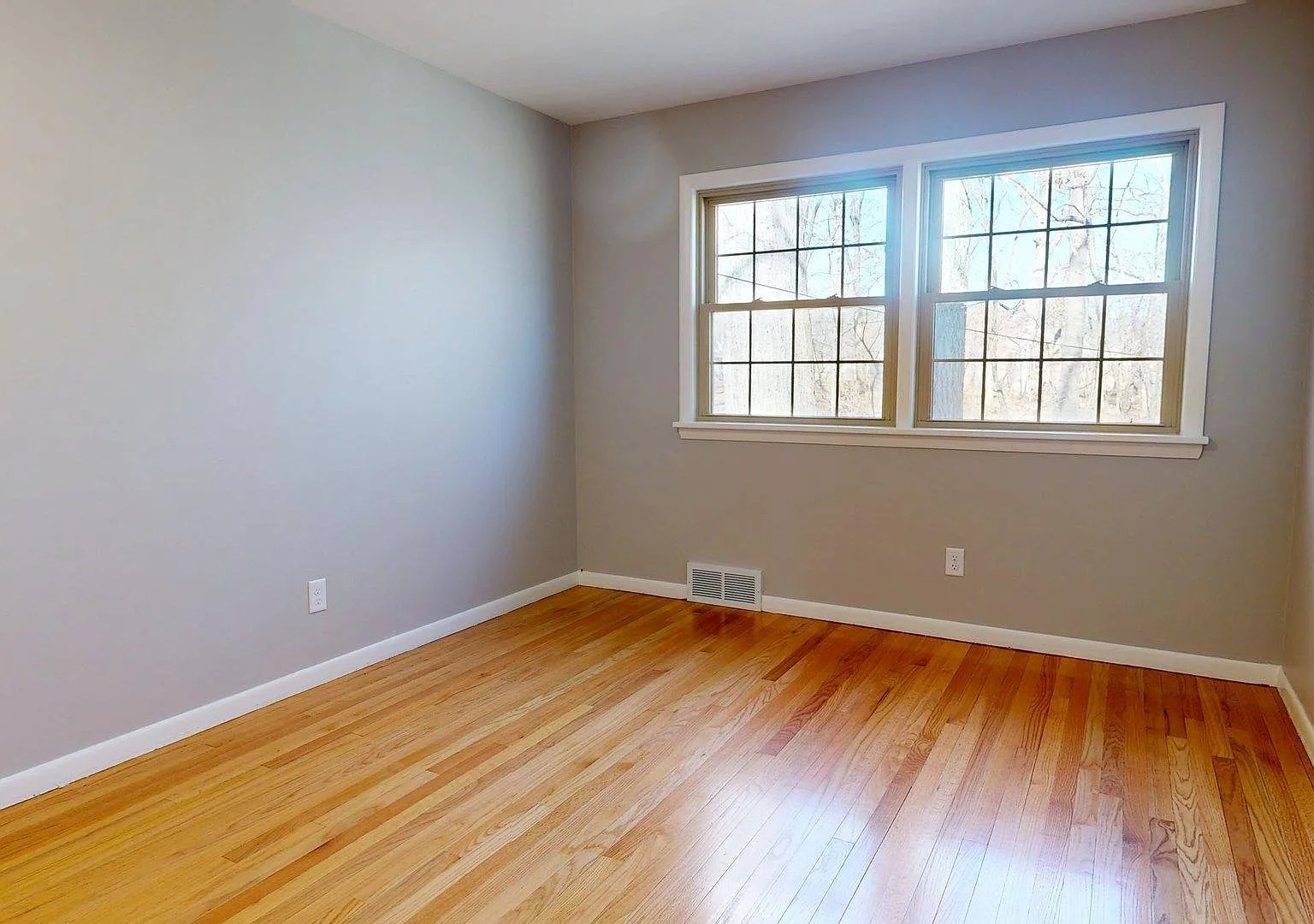 4 bed, 2.5 bath, 1800 sqft, $2,000 — Photo 4