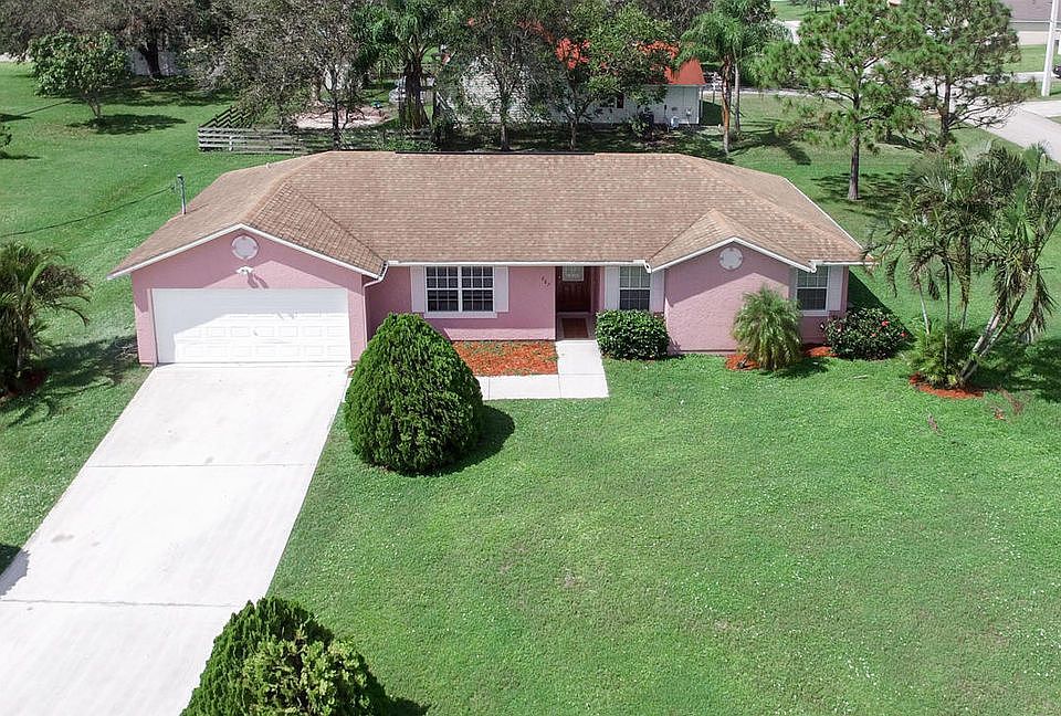 1st image of 267 SW Crescent Ave