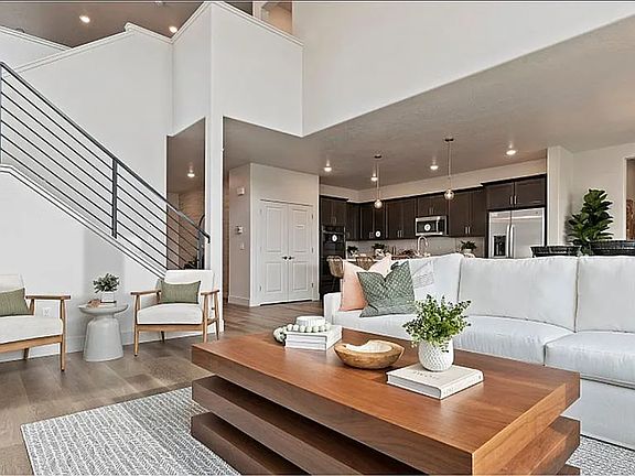 3rd image of 188 E Arimo St