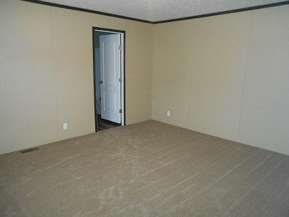 Master Bedroom Can Fit Any Size of Set!