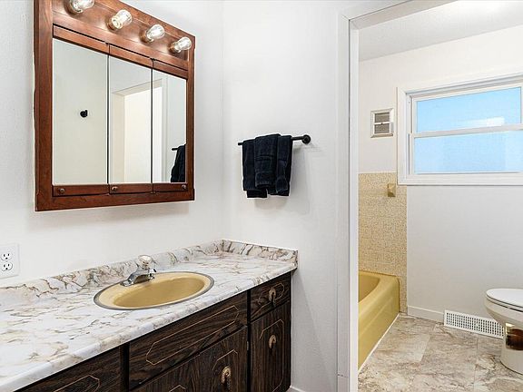 5th image of 416 Sherry LANE