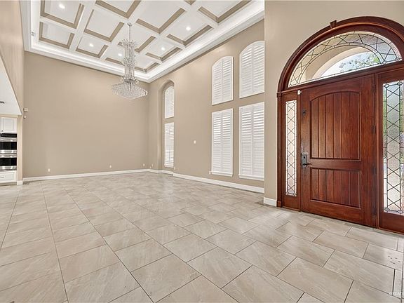3rd image of 1511 Daffodil Ave