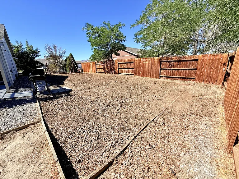 524 Darren Way — Photo 22