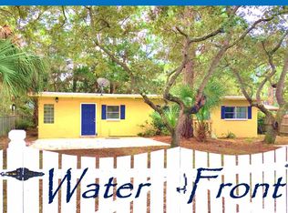 125 Mashes Sands Rd, Panacea, FL 32346