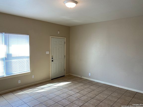 5th image of 13042-13044 O'Connor Cove