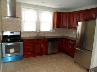 7112 Jackson St, Philadelphia, PA 19135