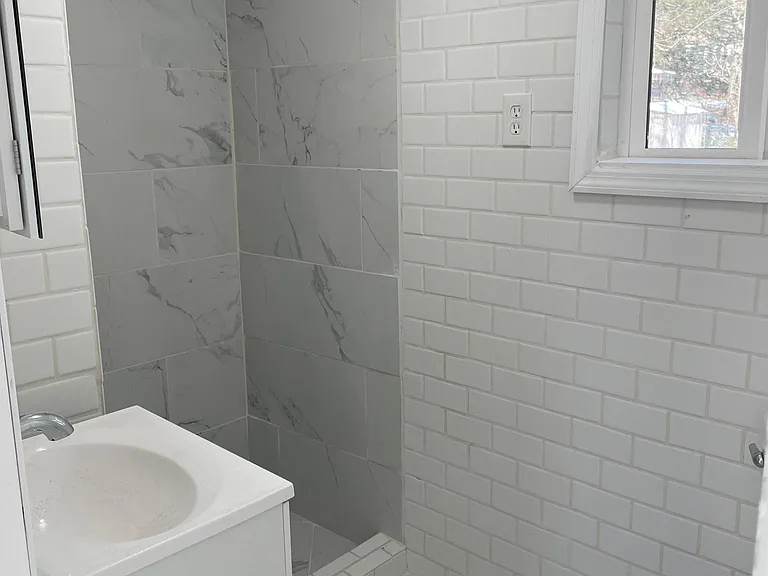 21 E Mitchell St — Photo 6