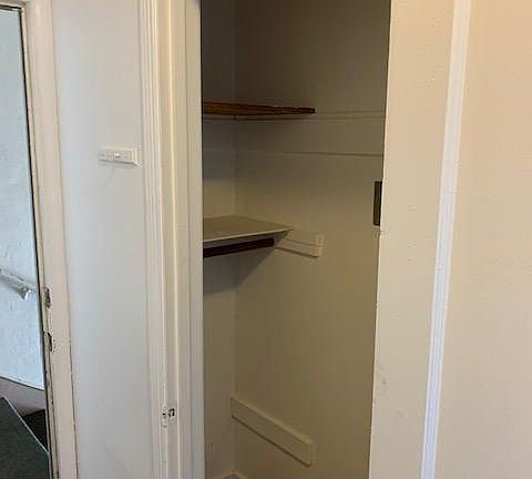 3rd image of 908 24th St
