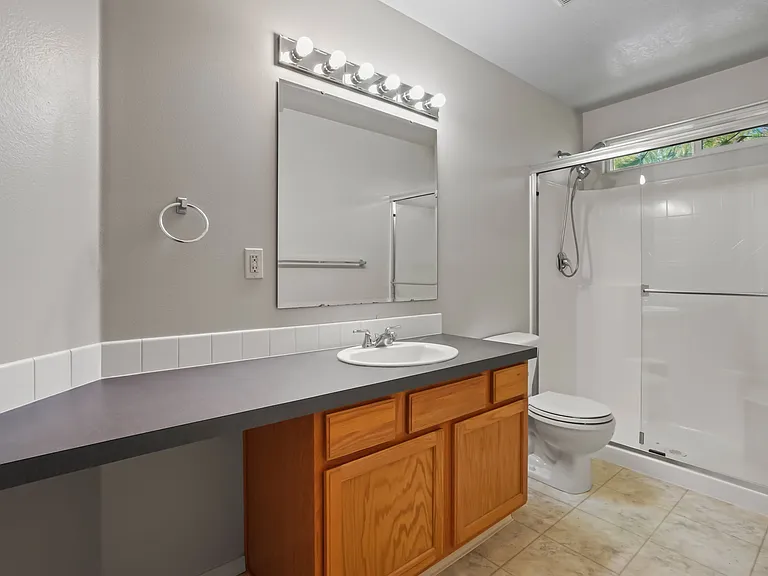 979 Peregrine Dr — Photo 22