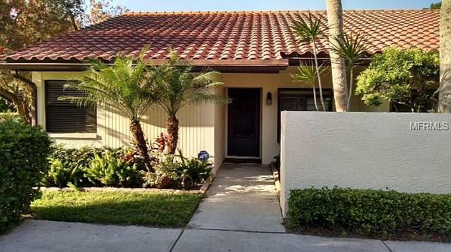1st image of 8421 Gardens Cir