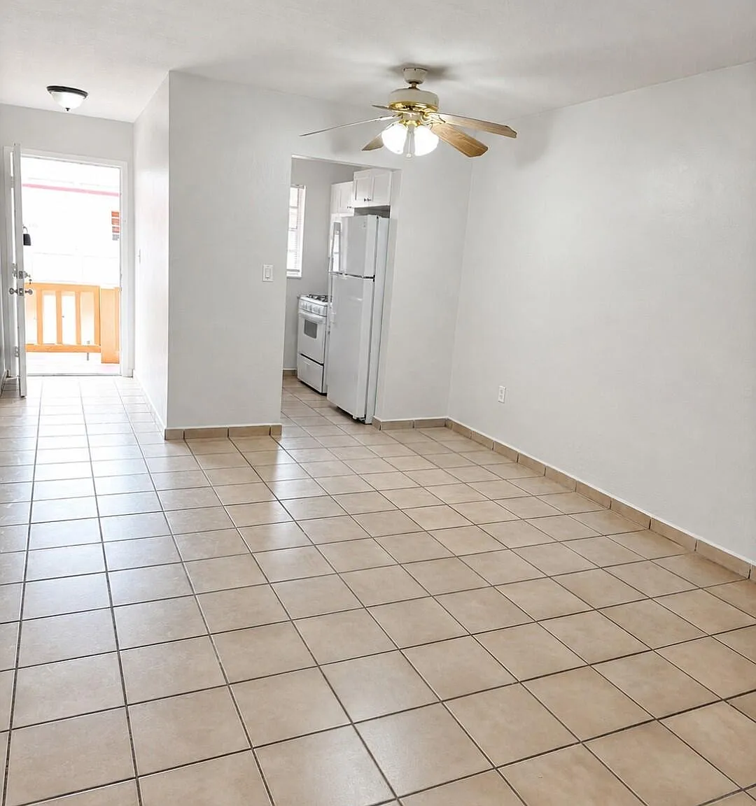 3 bed, 1.0 bath, 798 sqft, $2,300 — Photo 1