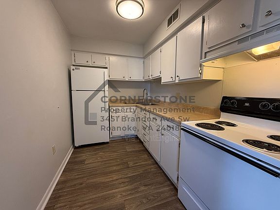 2nd image of 6502 Carefree Ln APT 01