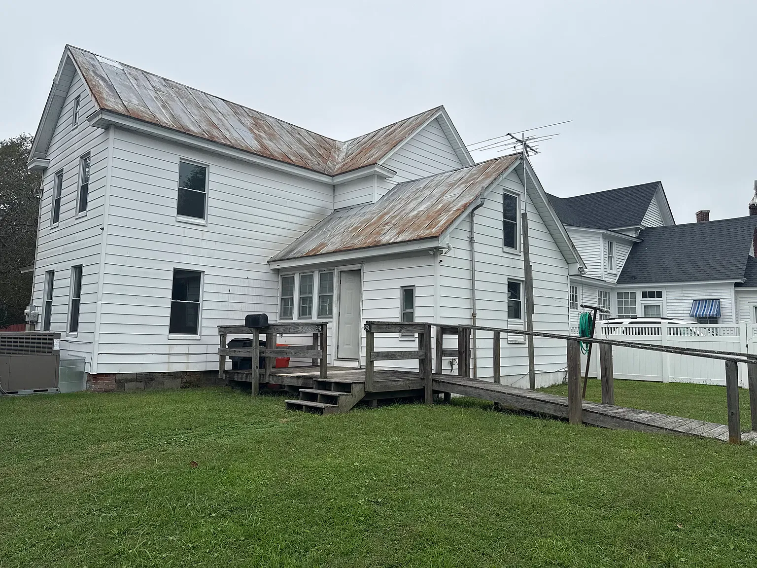 3 bed, 1816 sqft, $1,800 — Photo 2