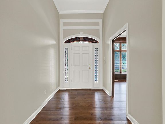 5th image of 10910 Three Hundred Yard Dr