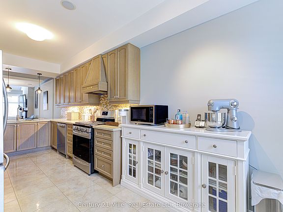 3rd image of 3202 Epworth Cres