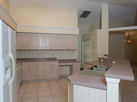 3rd image of 420 Lafayette Blvd