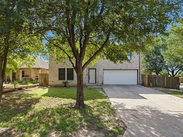 7900 Rosenberry Dr — Photo 1