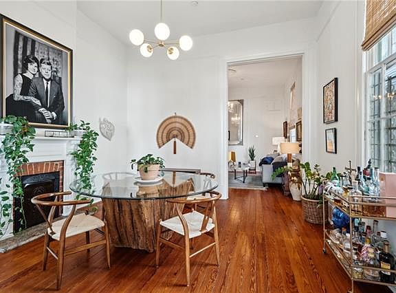 3rd image of 1812 Valence St