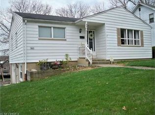 563 W Martin St, East Palestine, OH 44413