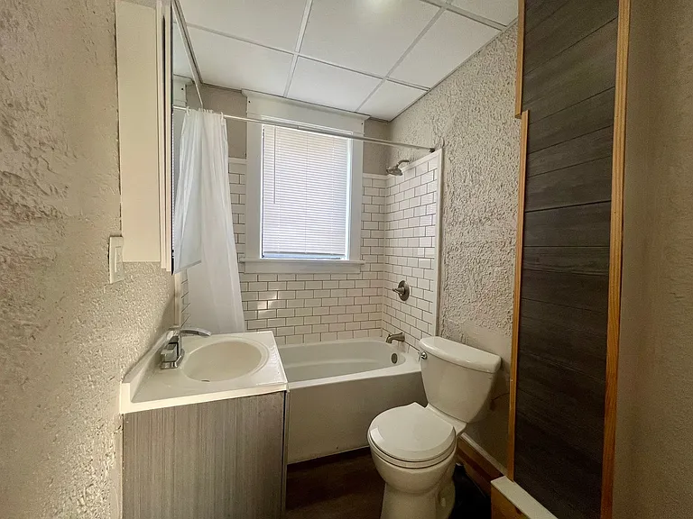 300 Belgrade Ave #401 — Photo 21