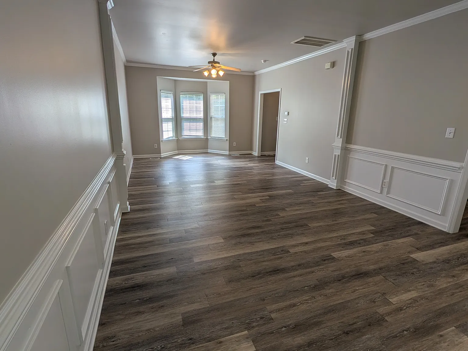 3 bed, 2.5 bath, 1450 sqft, $1,895 — Photo 3