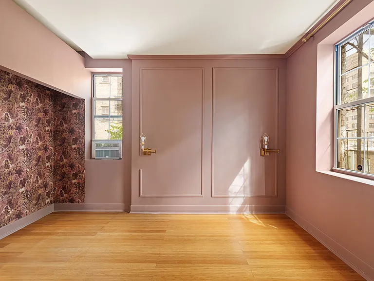126 E 19th St #5 — Photo 7