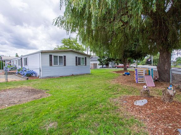 3rd image of 300 4th Ave N