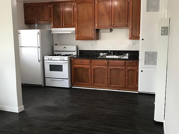 4th image of 219 S Rowan Ave
