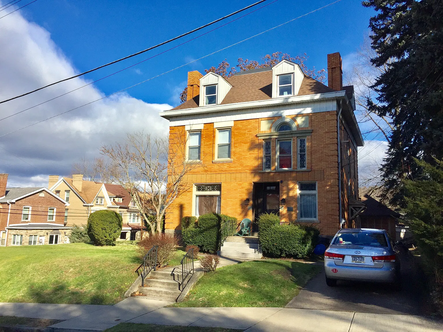 3 bed, 1400 sqft, $2,000 — Photo 1