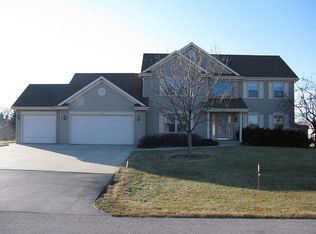 828 Estate Dr, Fond Du Lac, WI 54935