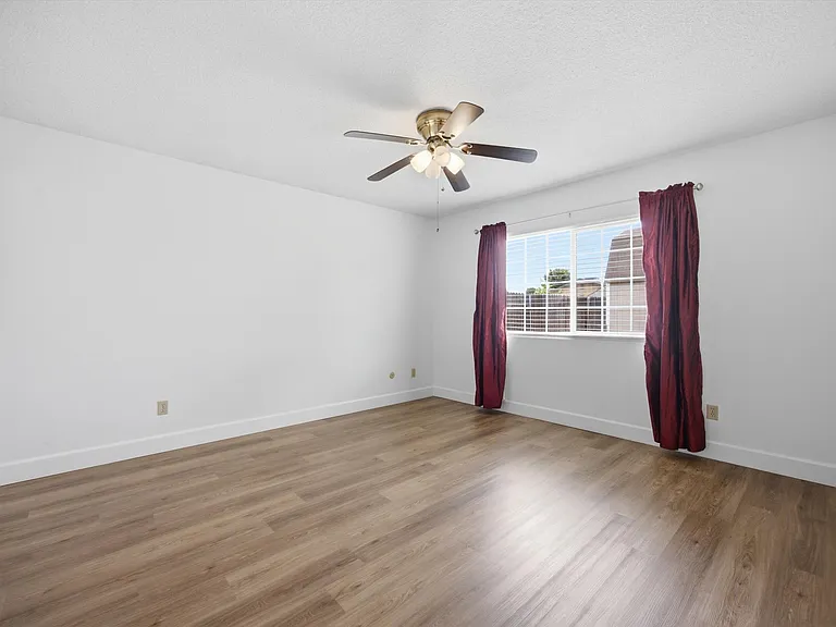 4709 Pinecastle Ave — Photo 29