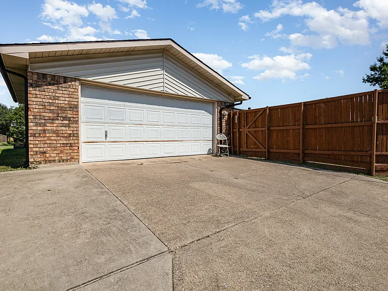 1616 Montana Trl — Photo 27