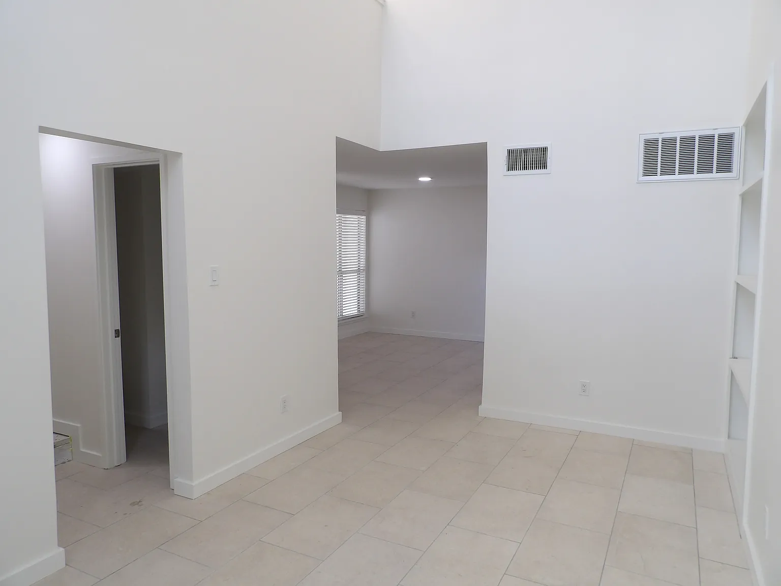 2 bed, 2.5 bath, 1242 sqft, $3,395 — Photo 3