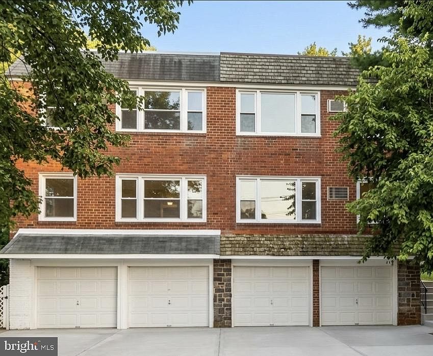 1st image of 218 Lockart Ln