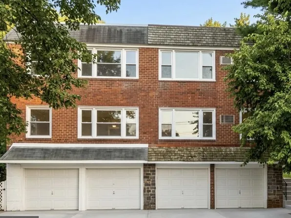 218 Lockart Ln, Philadelphia, PA 19116