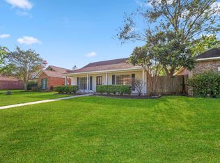 561 Fawn Lake Dr, Baton Rouge, LA 70816