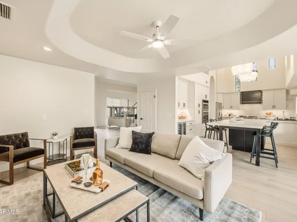 2036 E Catamaran Drive, Gilbert, AZ 85234