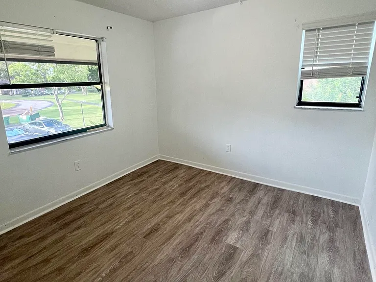 6061 Shakerwood Cir #201 — Photo 4