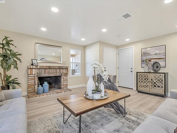 5th image of 2204 Grouse Way